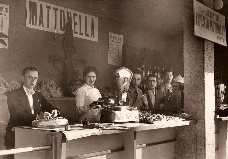 Prodotti Mattei alla Fiera di Settembre del 1932
